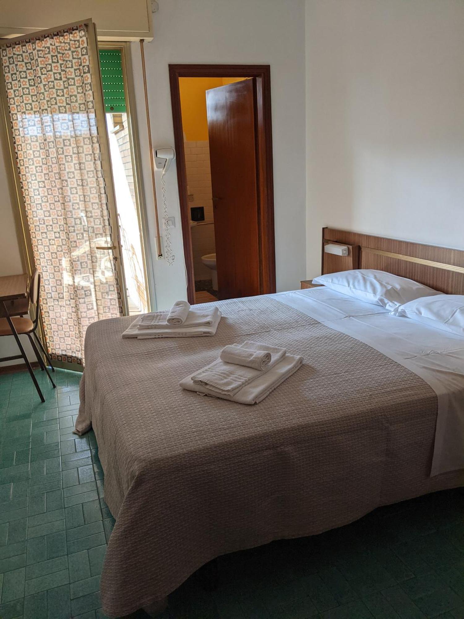 Double Room Private Bathroom