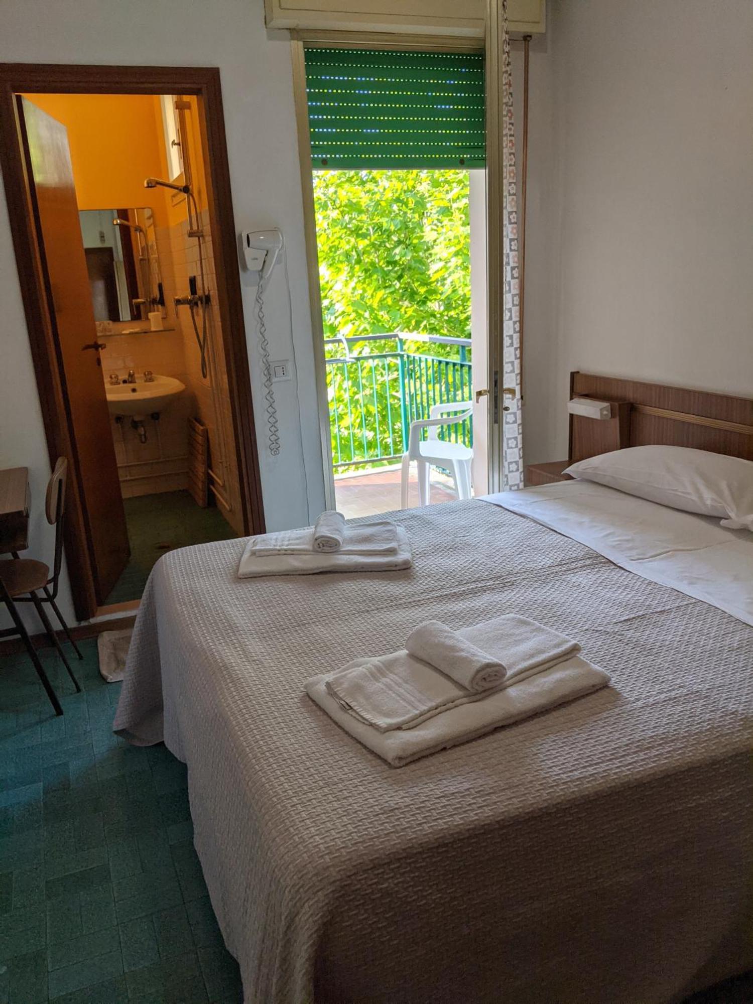 Double Room Private Bathroom